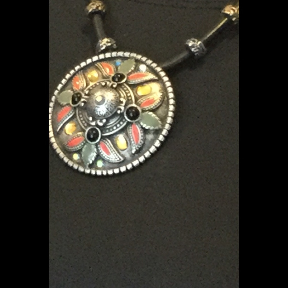 Shield Necklace 🛡 - Picture 2 of 3